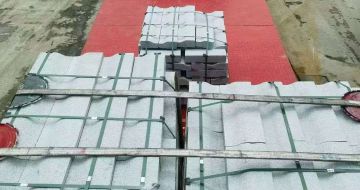 云浮 芝麻白仿形加直形路沿石出货日常