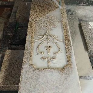 云浮 黄金麻花岗岩异形加工雕刻栏杆大柱