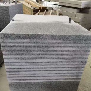 云浮 芝麻白5公分火烧地铺成品，900*400，规格可定制