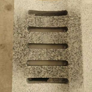 云浮 芝麻白拉丝面花岗岩U型开槽排水槽