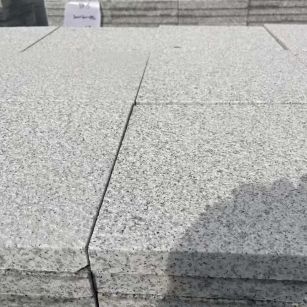 云浮 白麻花岗岩石材推荐 荔枝面地铺石