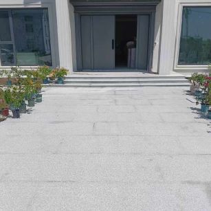 云浮 芝麻白花岗岩地铺石地面铺装