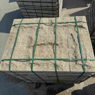 云浮 黄金麻花岗岩石材自然面蘑菇石成品