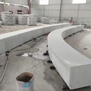 云浮芝麻白花岗岩石板材 园林光面弧形坐凳