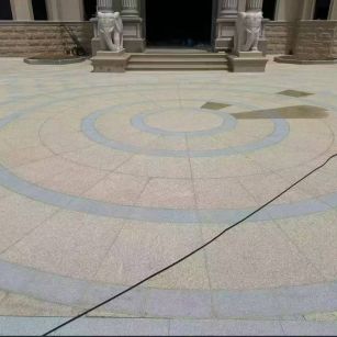 云浮 黄金麻芝麻灰花岗岩石材地铺拼接效果