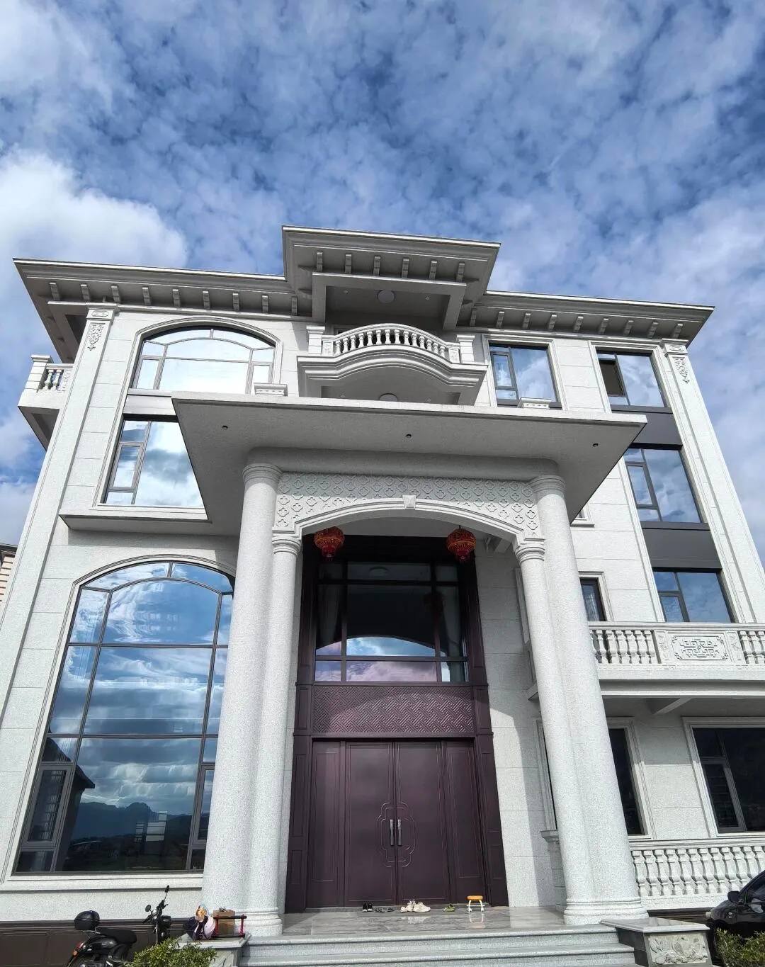 云浮白麻别墅外墙干挂石材效果示例