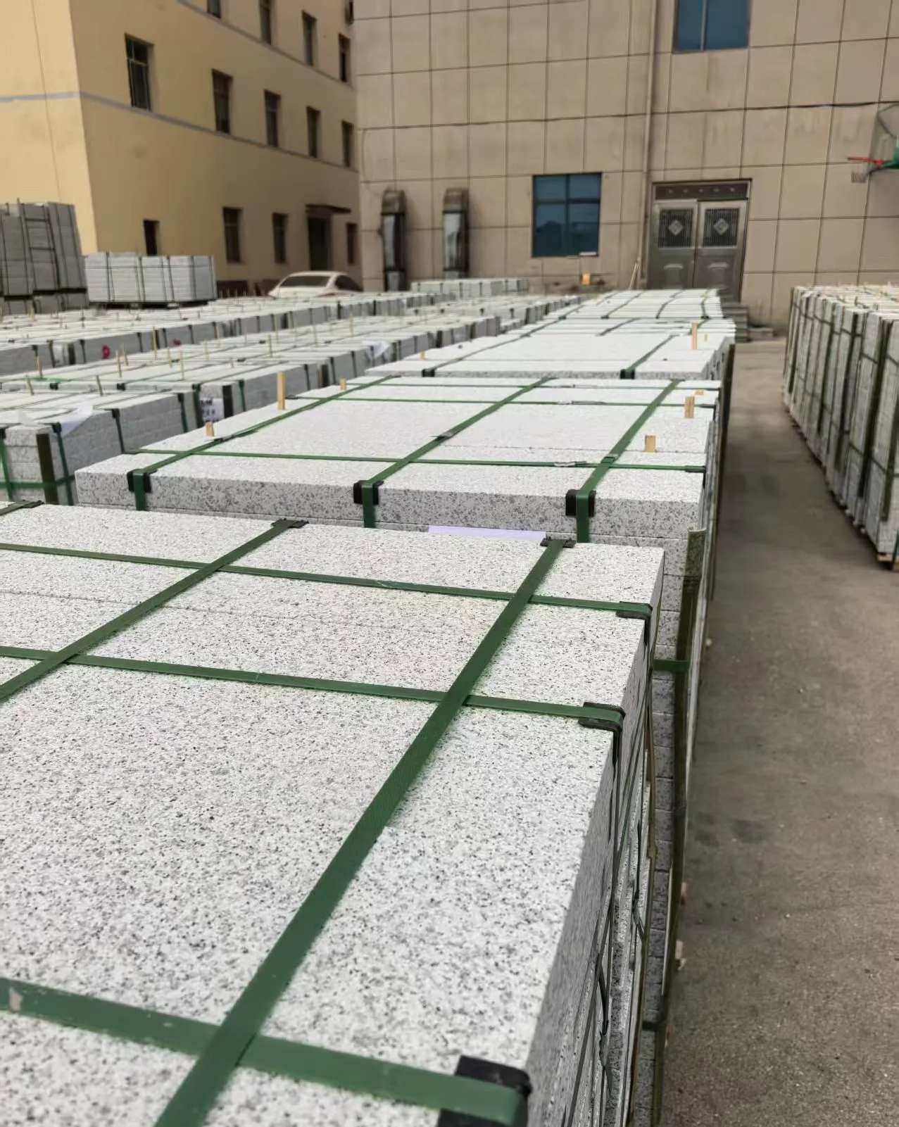 云浮 白麻花岗岩5.0公分荔枝面地铺石