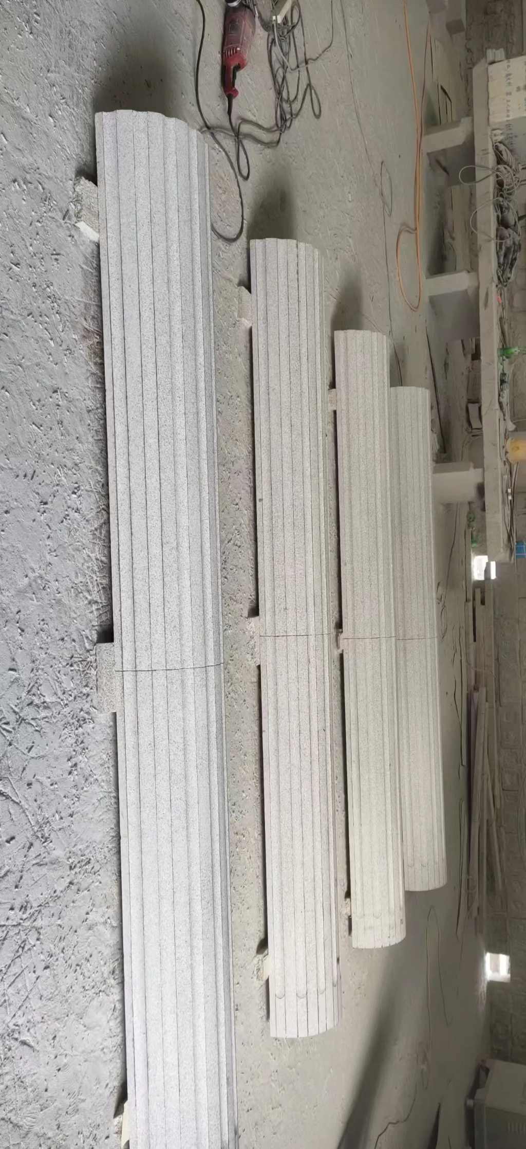 云浮 花岗岩厂家带你看白麻花岗岩门楼大柱柱皮