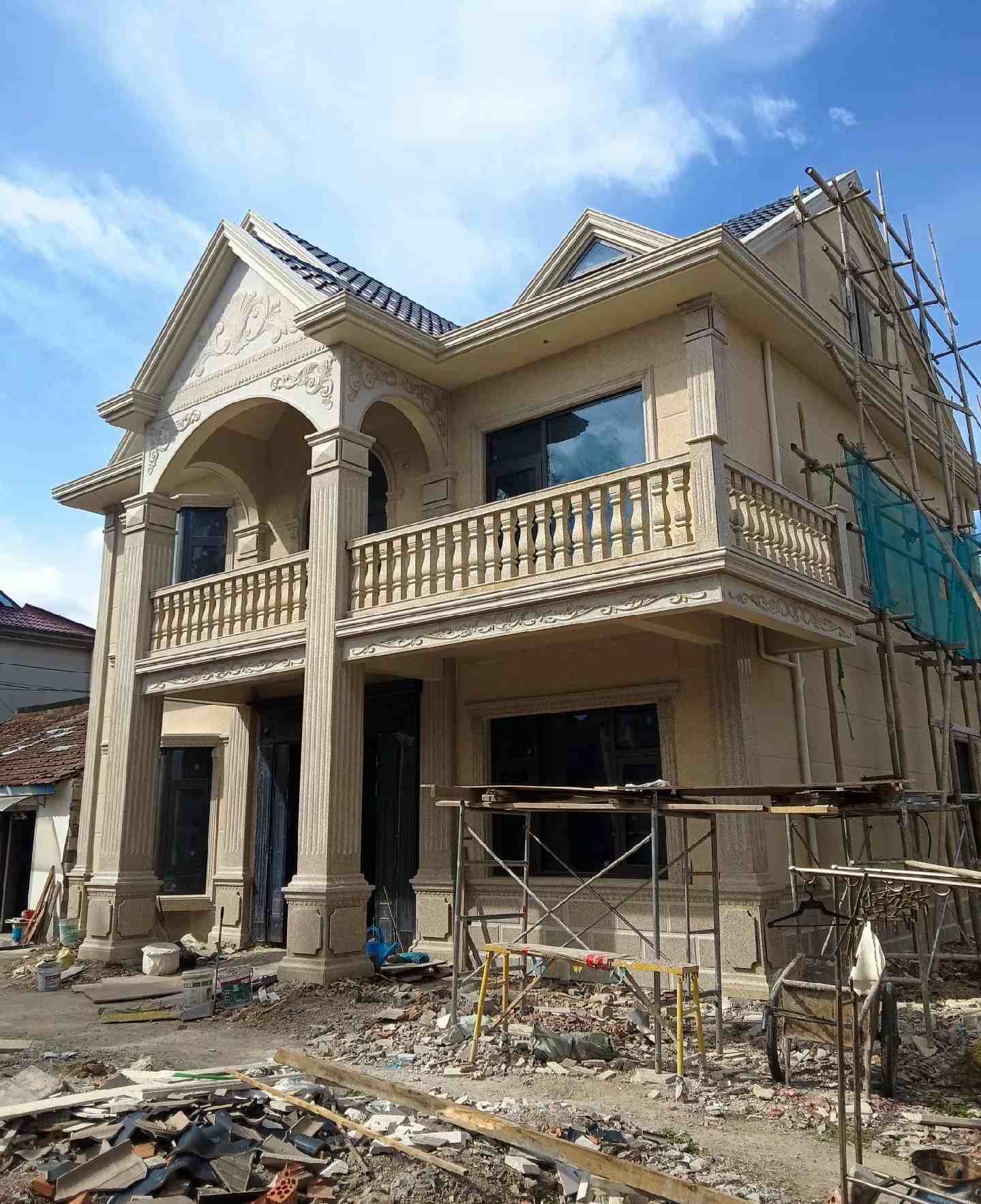 云浮 黄金麻花岗岩石材私人别墅雕花门楼柱阳台栏杆