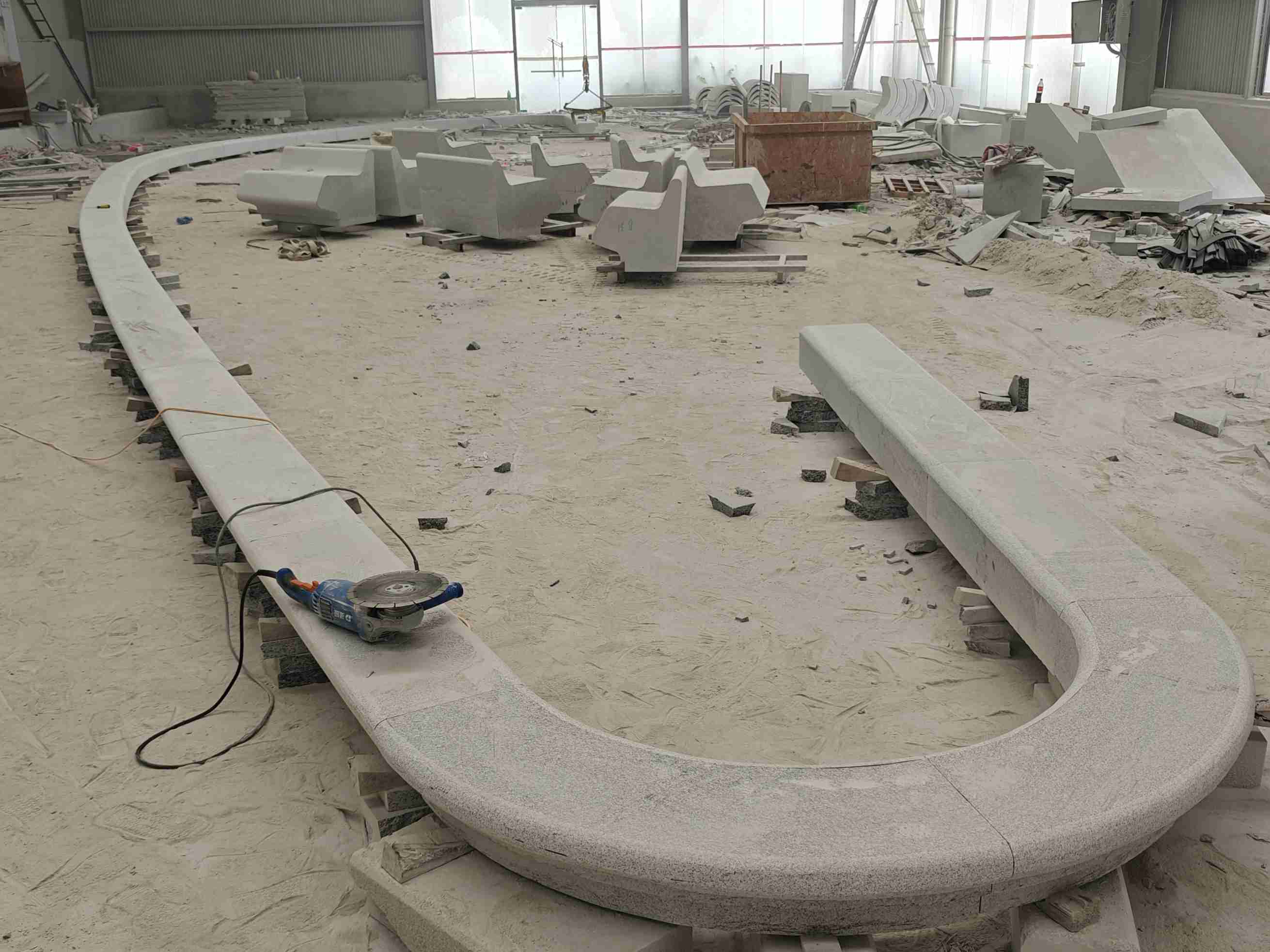 云浮 芝麻白花岗岩弧形花坛石，坐凳石