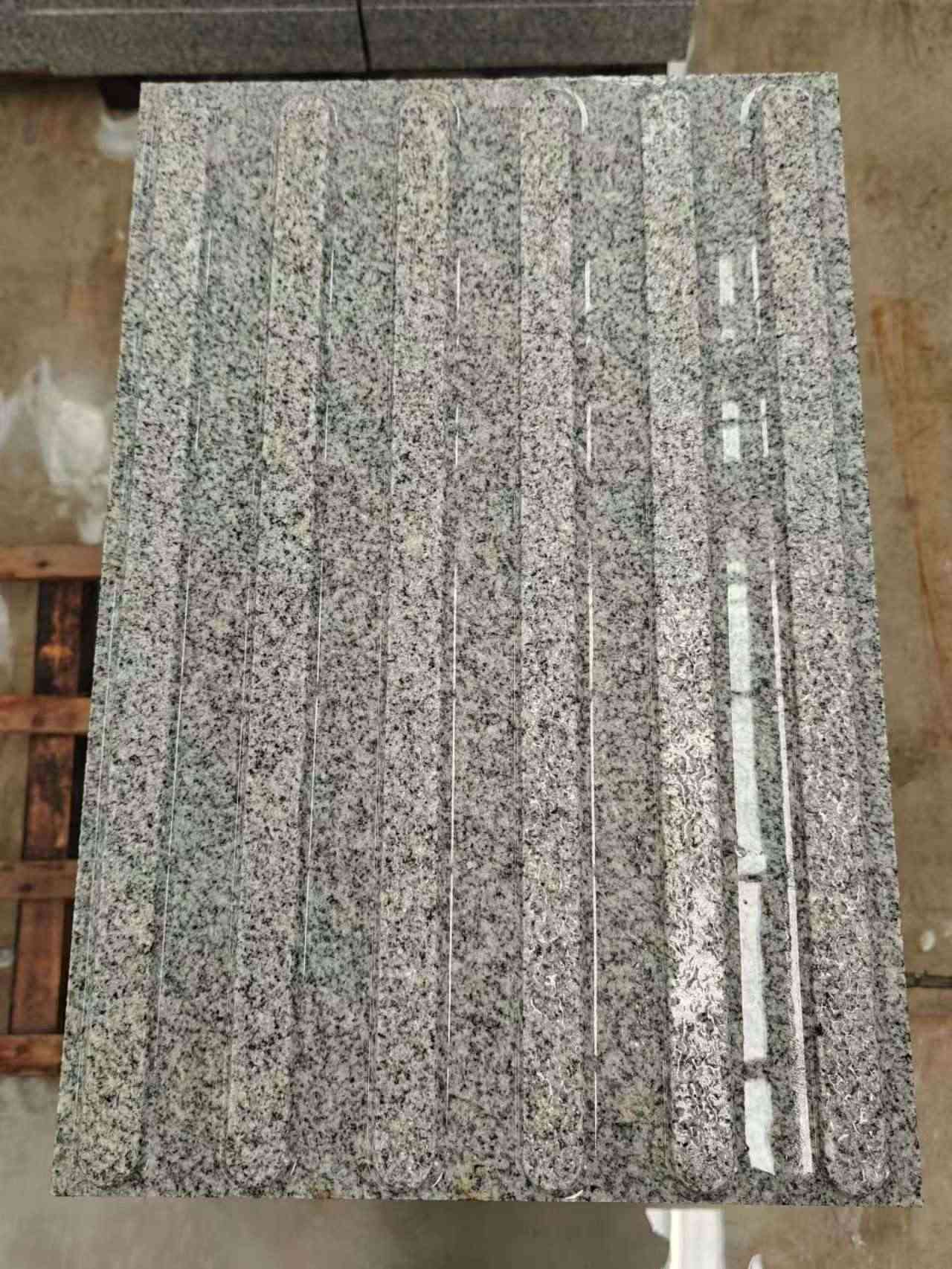 云浮 芝麻白花岗岩荔枝面雕刻盲道，盲条