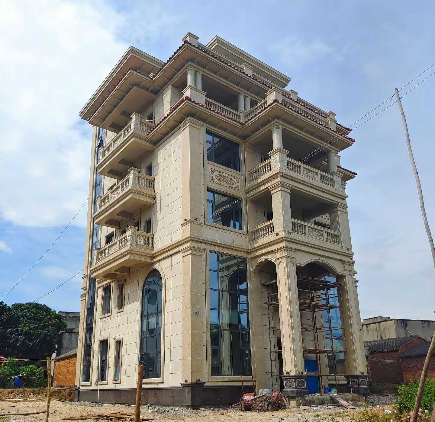 云浮 黄金麻花岗岩石材别墅外墙干挂搭配（雕花栏杆花瓶柱门楼罗马柱）