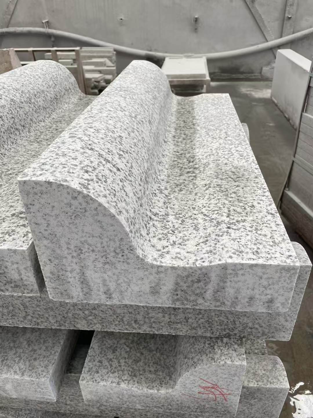 云浮 白麻花岗岩S型路沿石，路侧石，马路牙子等