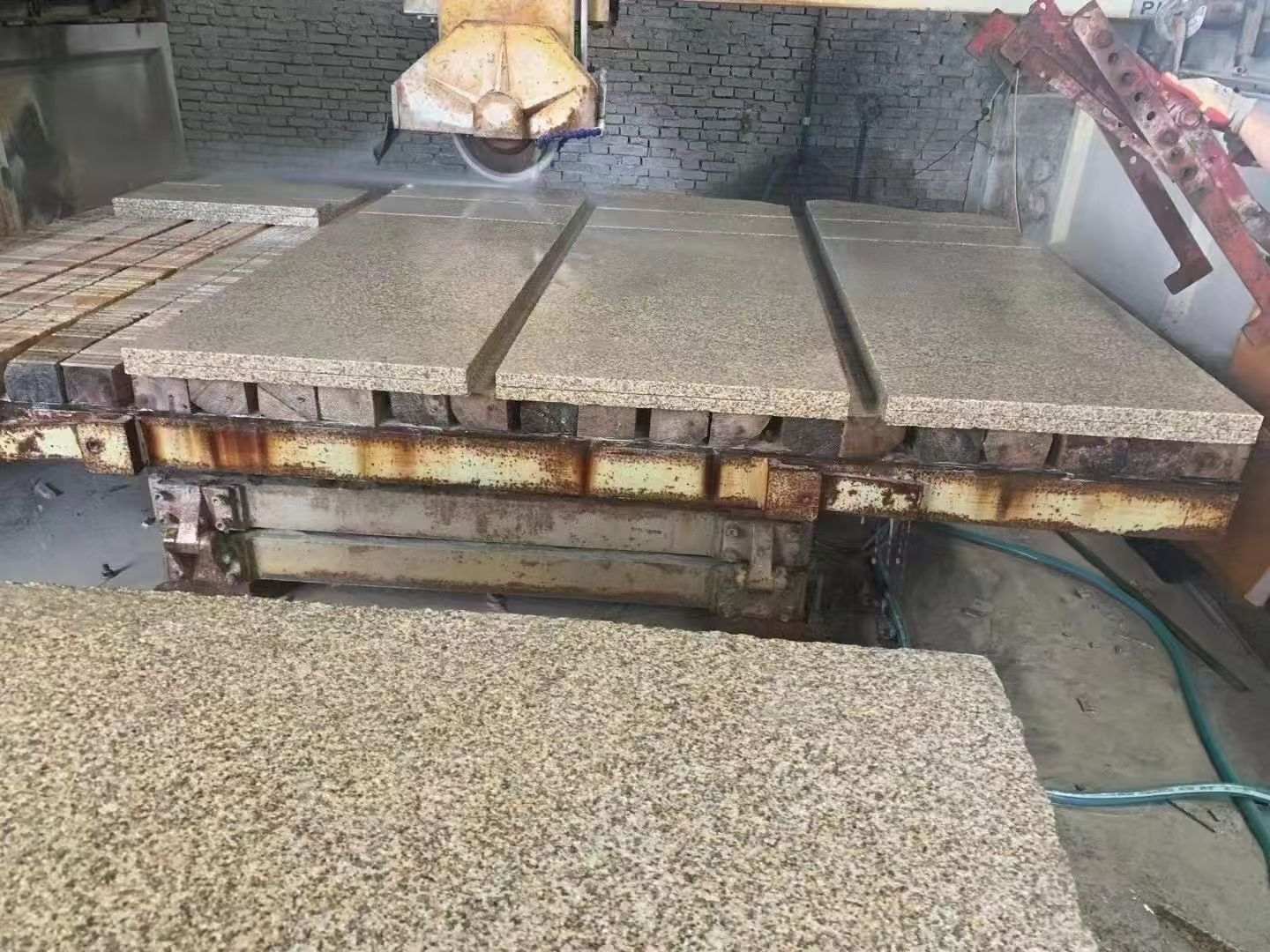 云浮 黄金麻荔枝面成品板加工