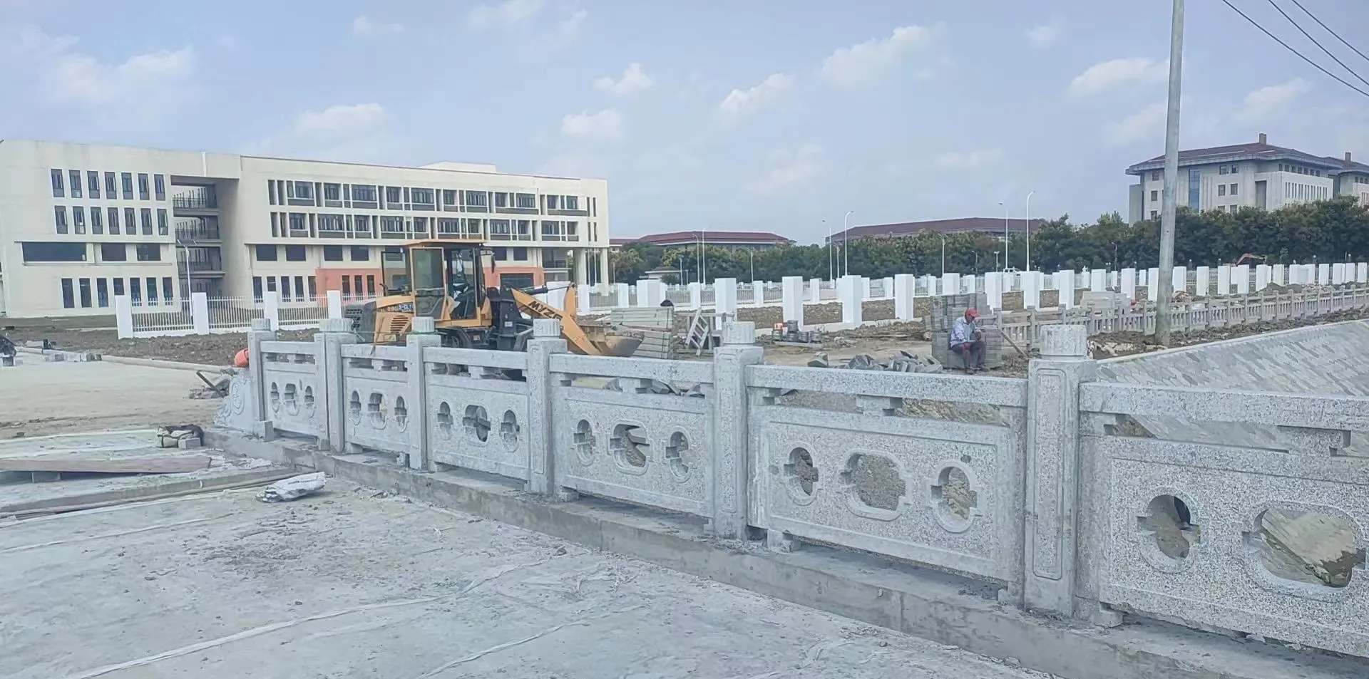 云浮 白麻花岗岩荔枝面河道栏杆