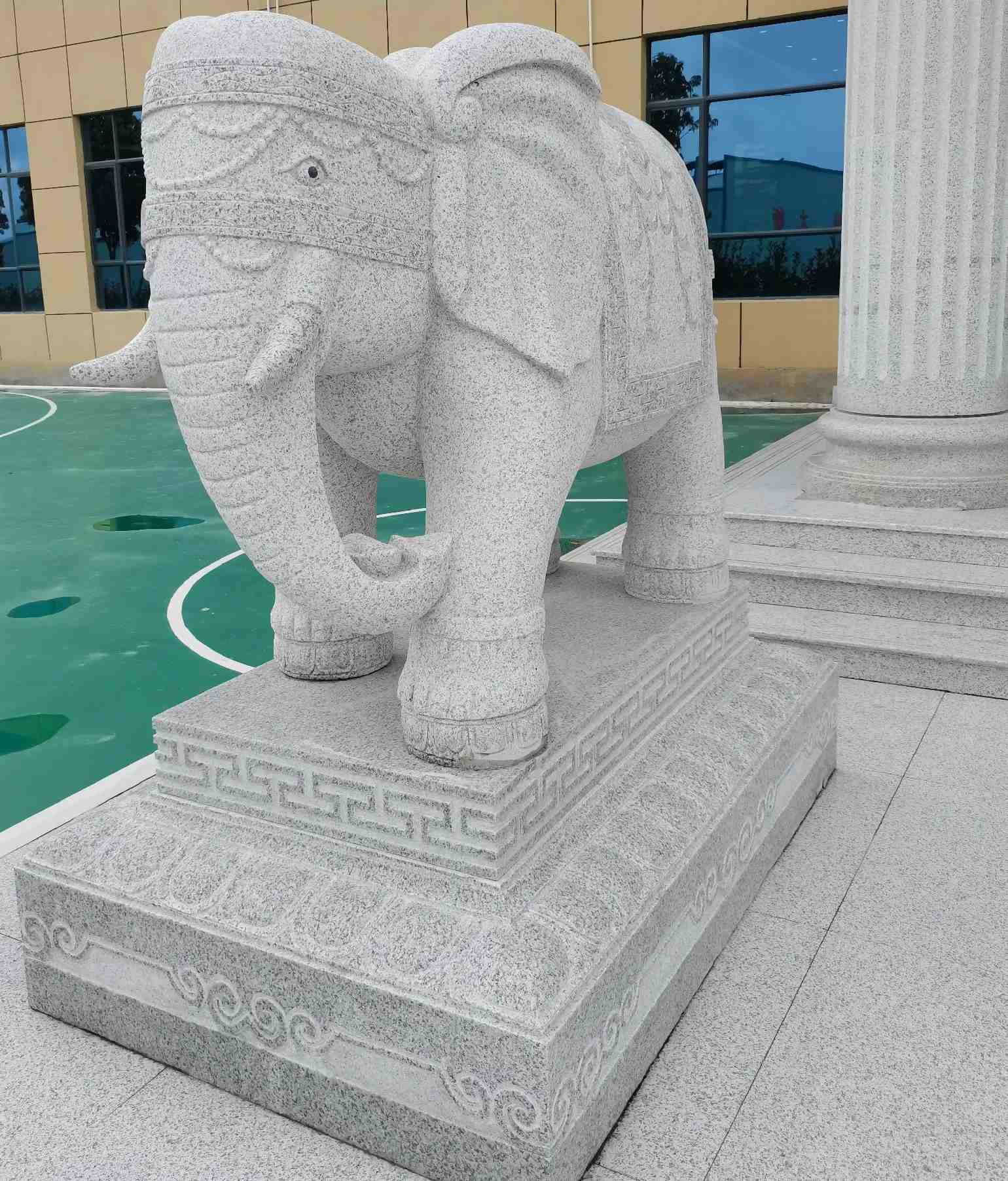 云浮 白麻花岗岩动物异形石雕-大象