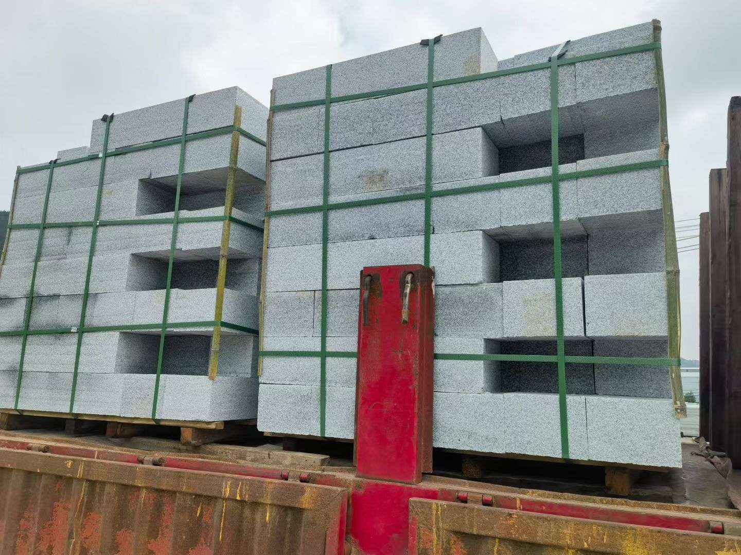 云浮 芝麻白花岗岩路沿石，平石，路侧石，马路牙子，路缘石，立缘石，平缘石等