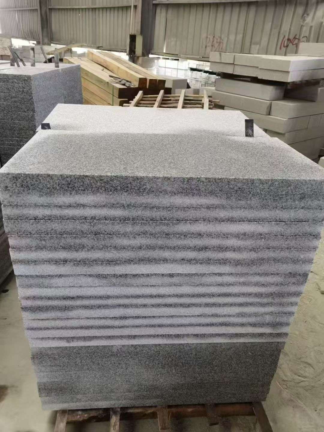 云浮 芝麻白5公分火烧地铺成品，900*400，规格可定制