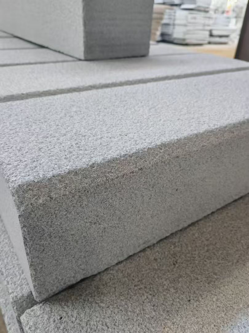 云浮 芝麻灰荔枝面路沿石